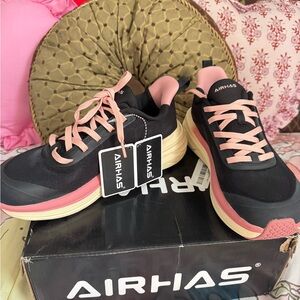 NIB AIRHAS women’s sneakers size 7